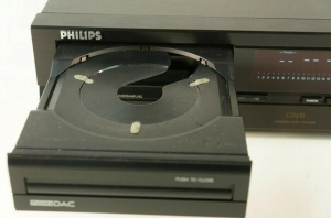 Đầu CD Philips CD610 màu đen