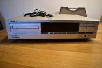 Philips CD 614 màu trắng